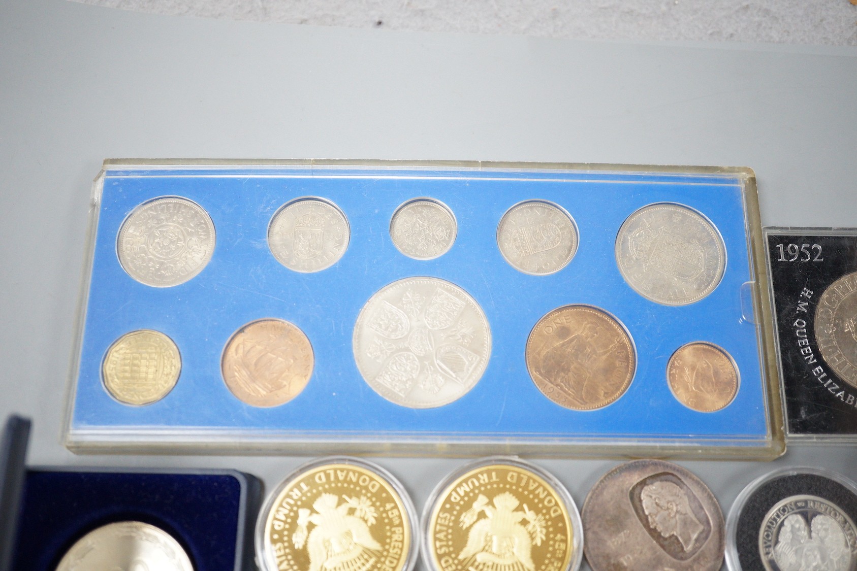 UK Royal Mint and World coins, including a 1799 penny, about UNC, a specimen set of QEII coronation 1953 coins, 2006 and 2010 £2 coins with minting errors, Venezuela 10 bolivares 1973, Donald Trump commemorative coins, a